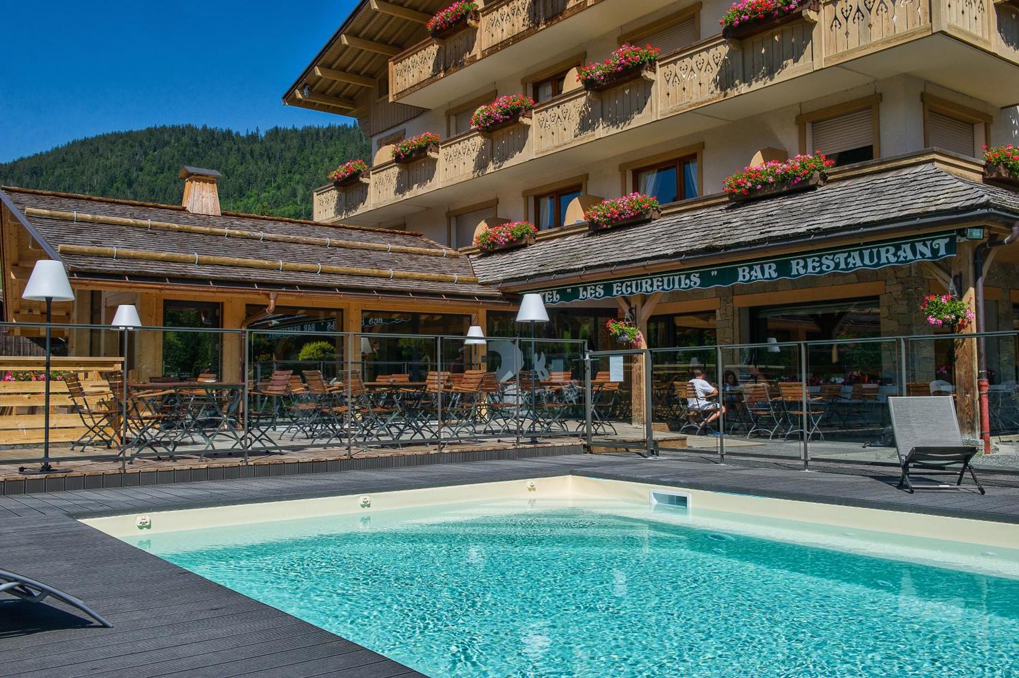 Hotel-Chalet Les Ecureuils Restaurant, Piscine, Garage Le Grand-Bornand Ngoại thất bức ảnh